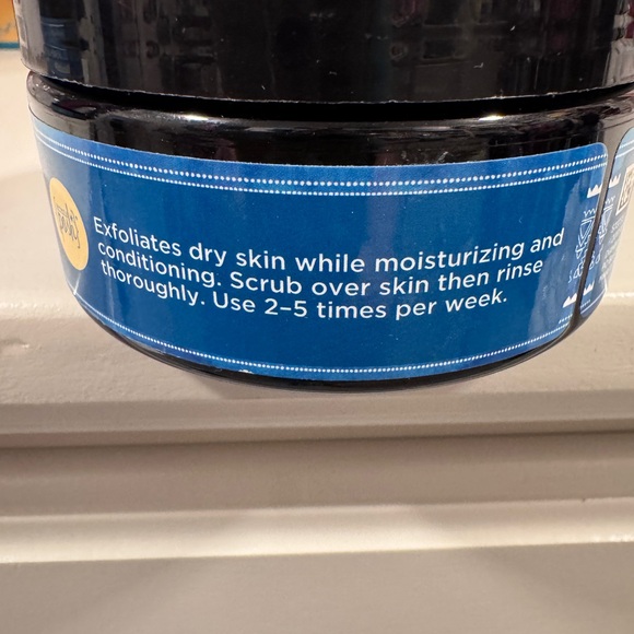 Perfectly Posh~Beach Blanket~Sugar Scrub~New and Sealed - Picture 2 of 4